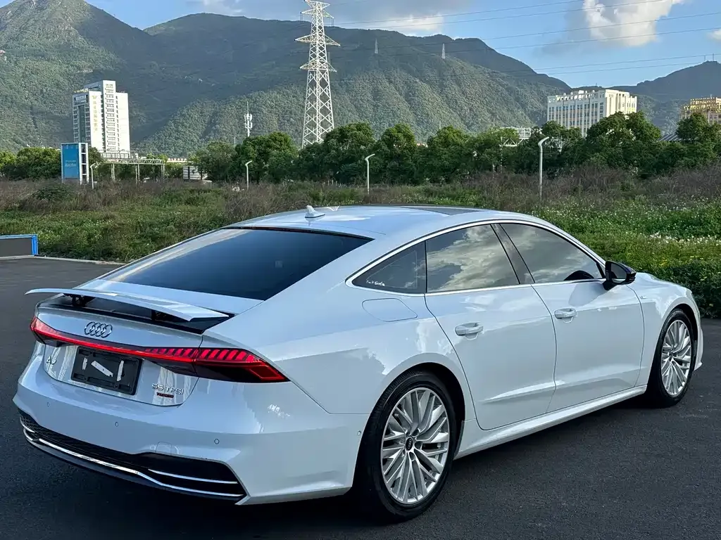 Audi A7 2021 из CN, фото 9