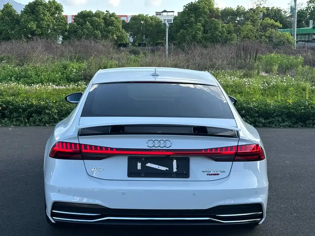 Audi A7 2021 из CN, фото 4