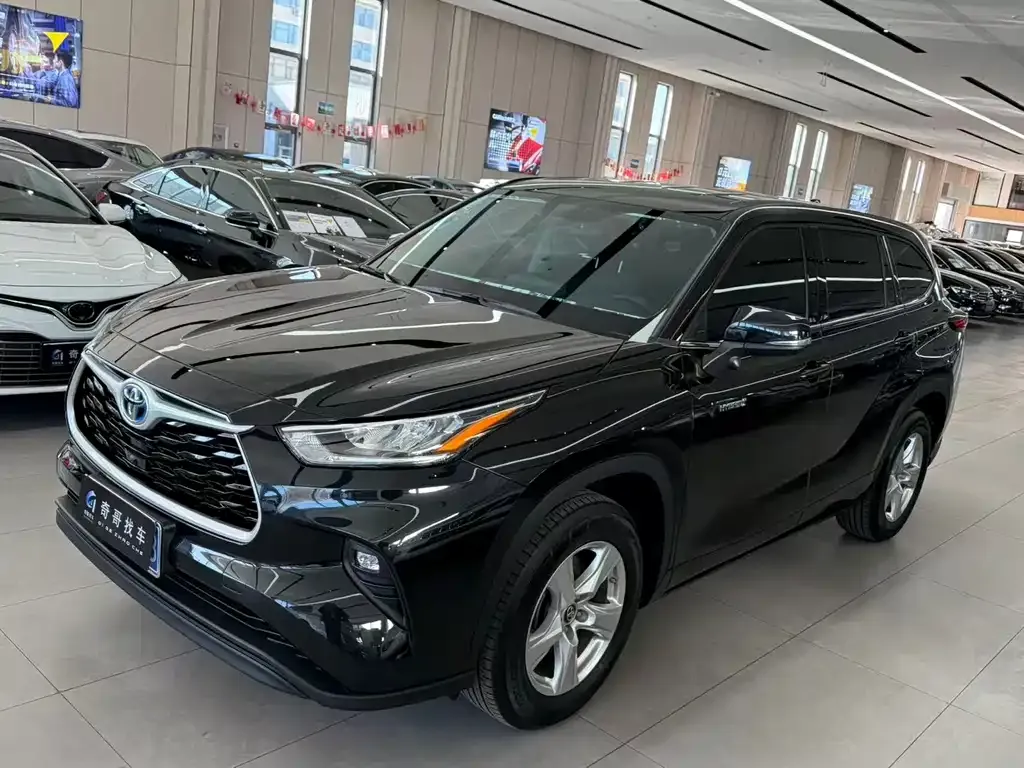 Toyota Highlander — фото 5