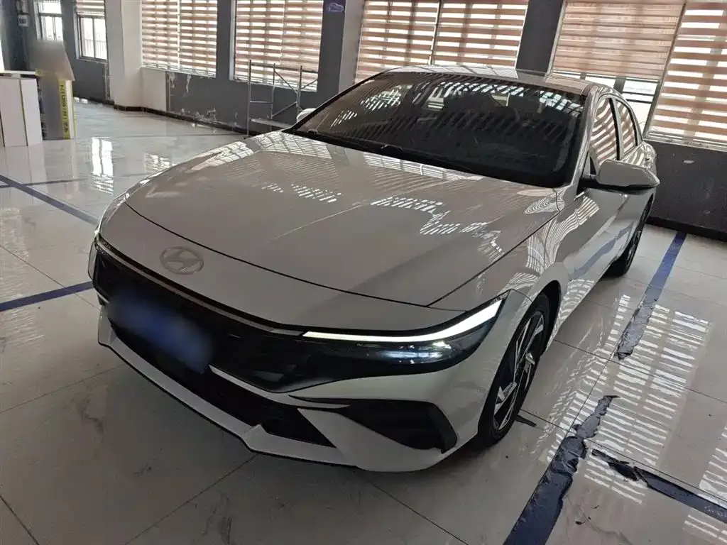 Hyundai Elantra — фото 8