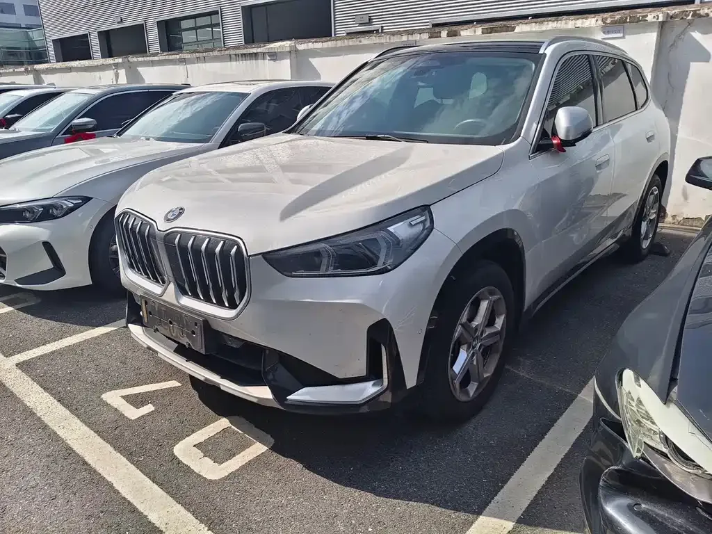 BMW X1 — фото 1