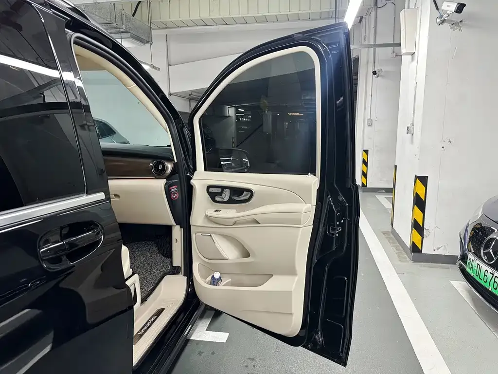 Mercedes-Benz V-Class 2021 из CN, фото 5