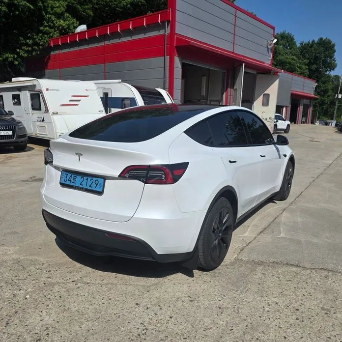 Tesla Model Y — фото 4