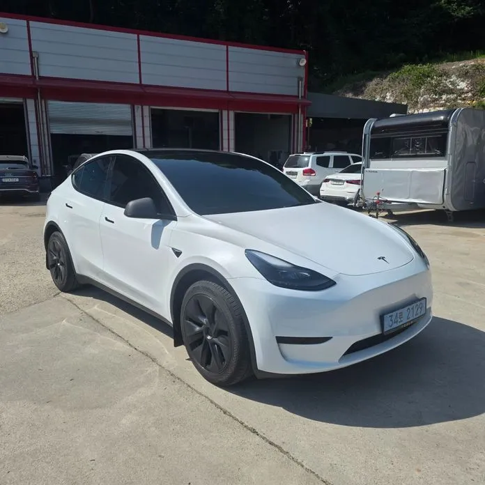 Tesla Model Y — фото 7