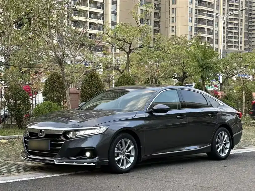 Honda Accord — фото 1
