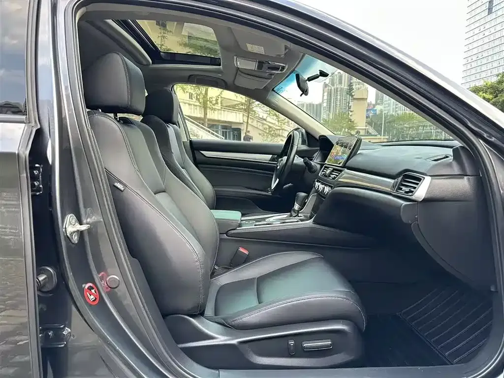 Honda Accord — фото 9