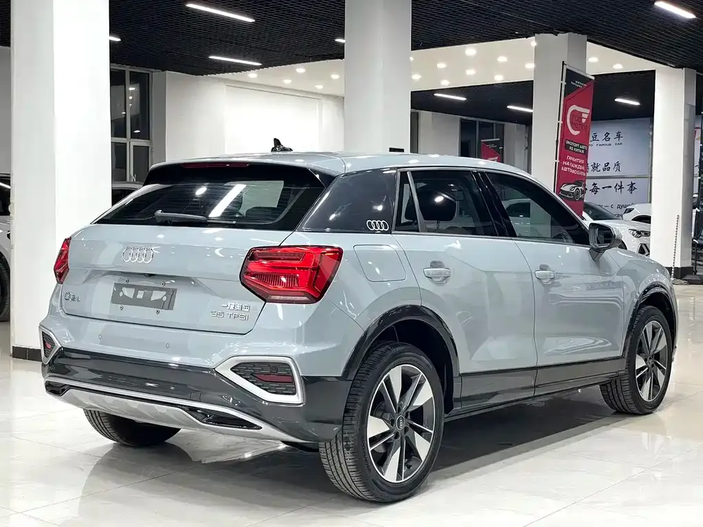Audi Q2L — фото 7
