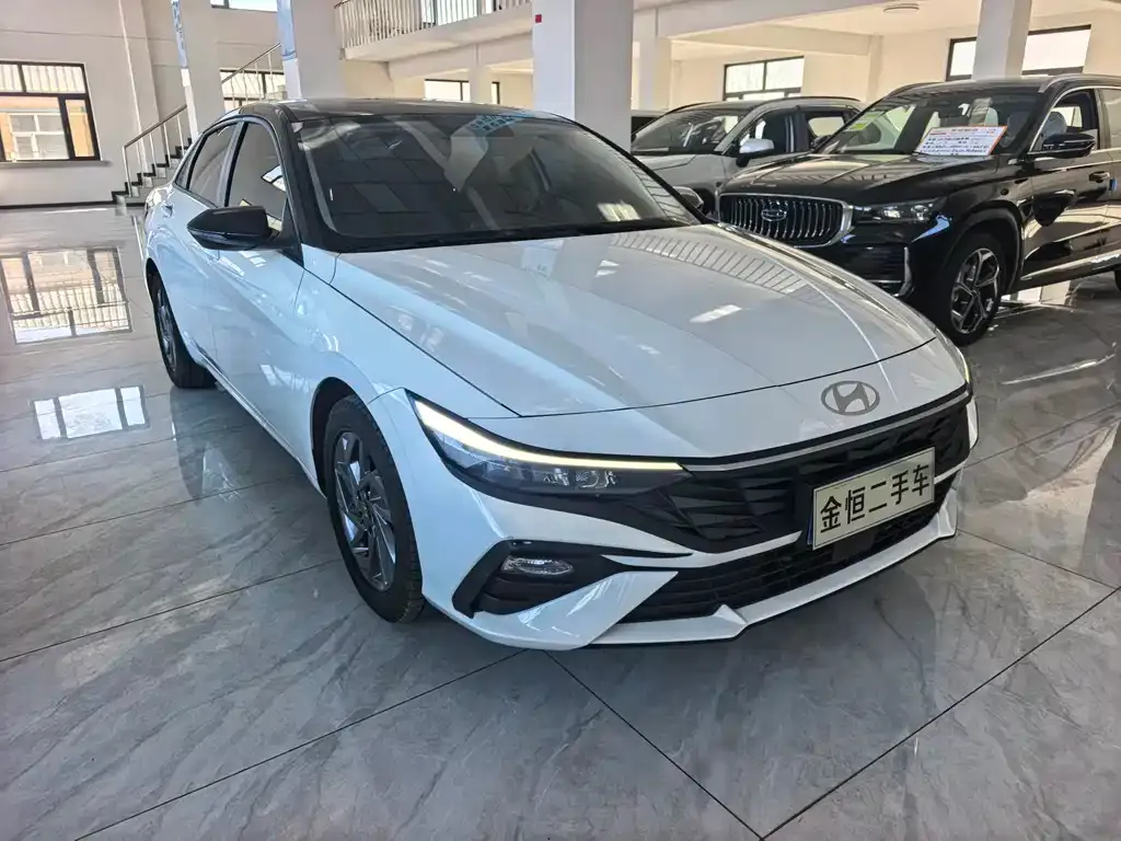 Hyundai Elantra — фото 7