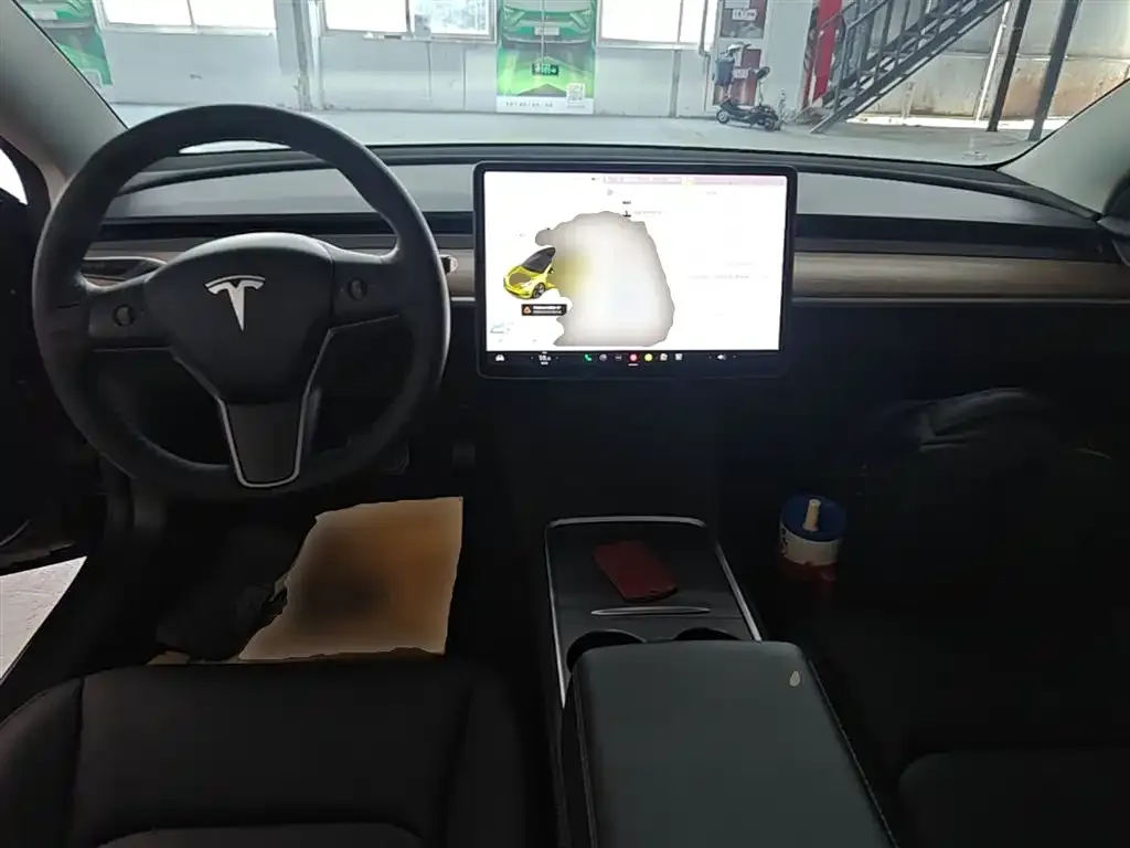 Tesla Model 3 — фото 7