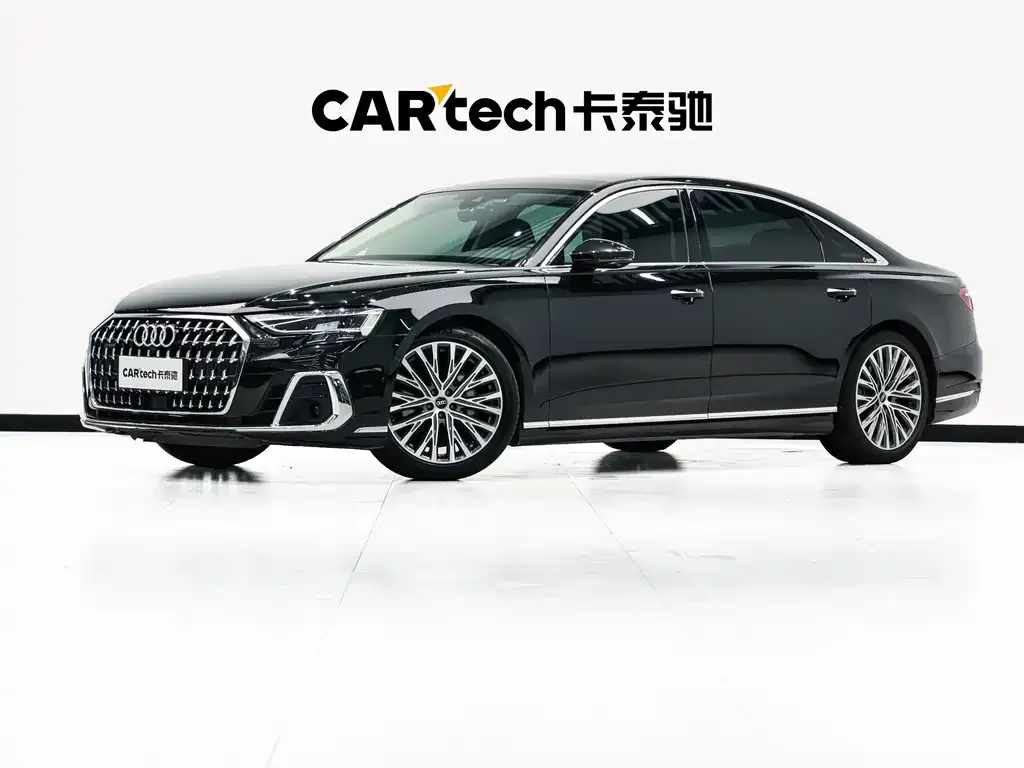 Audi A8 — фото 1