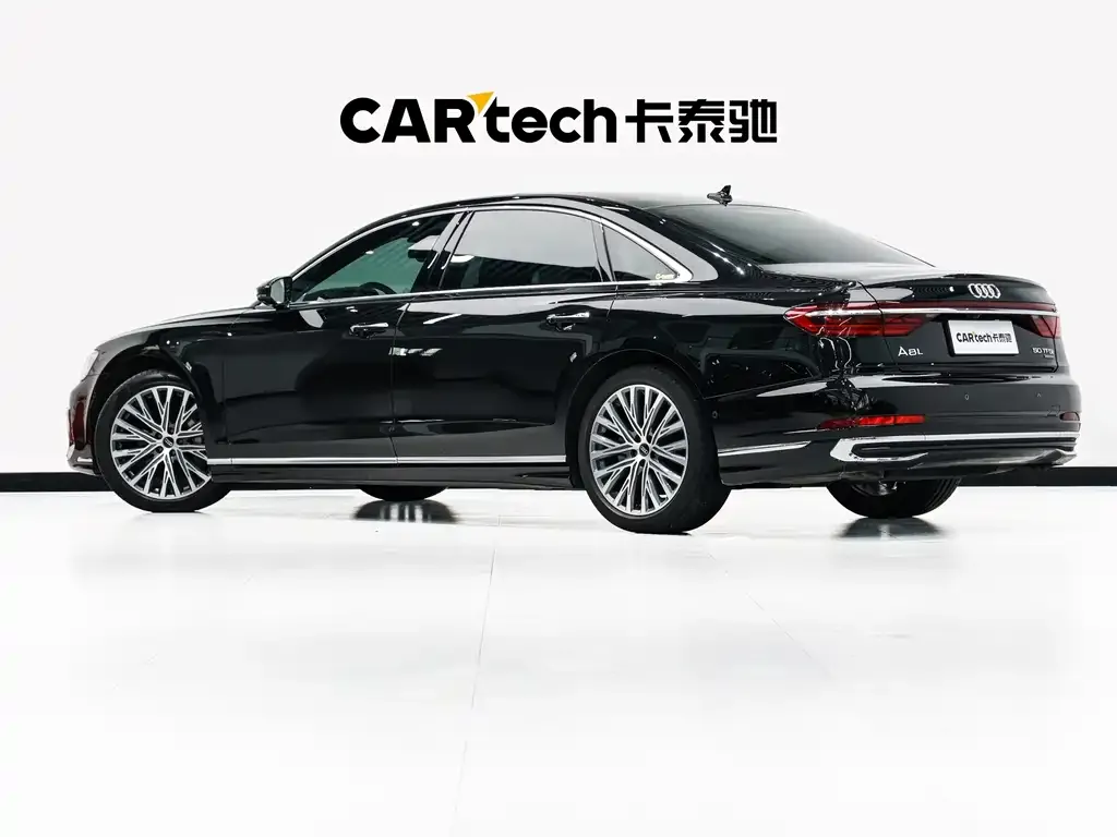 Audi A8 — фото 7