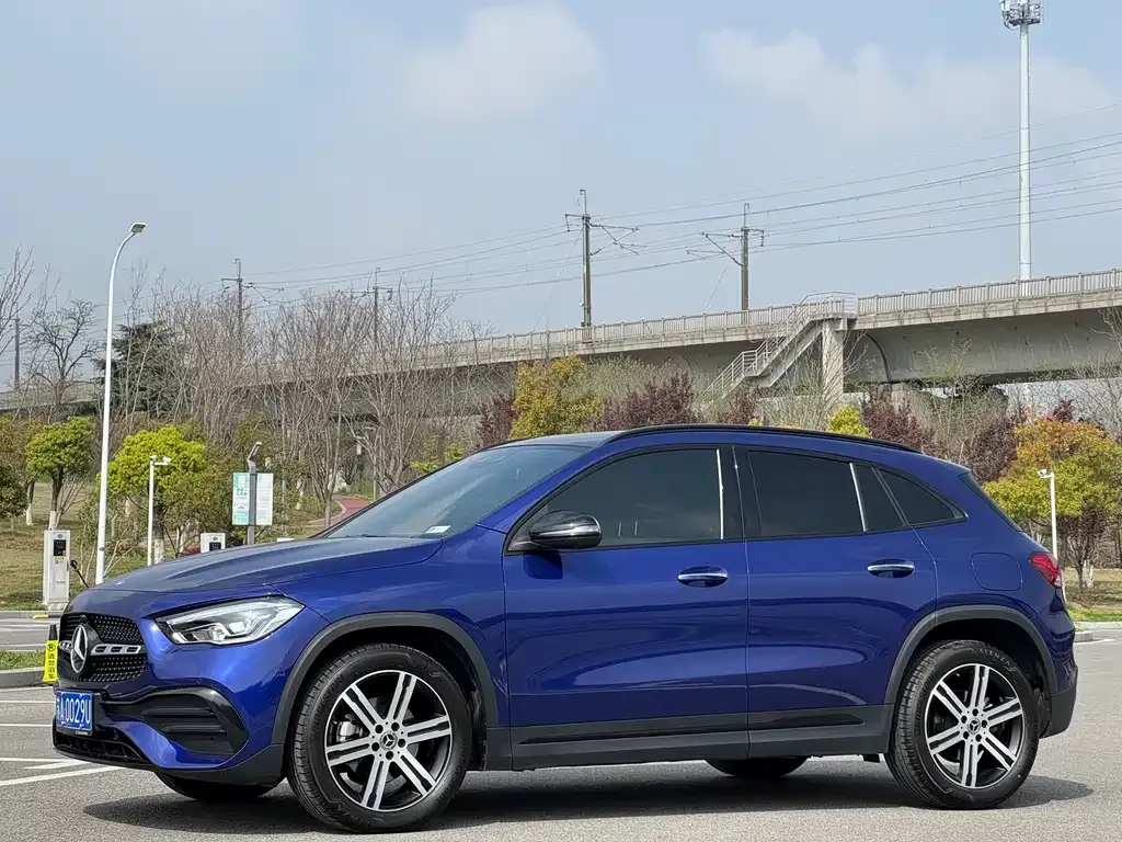 Mercedes-Benz GLA — фото 1