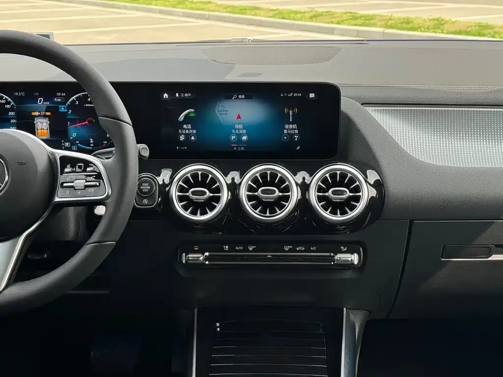 Mercedes-Benz GLA — фото 7
