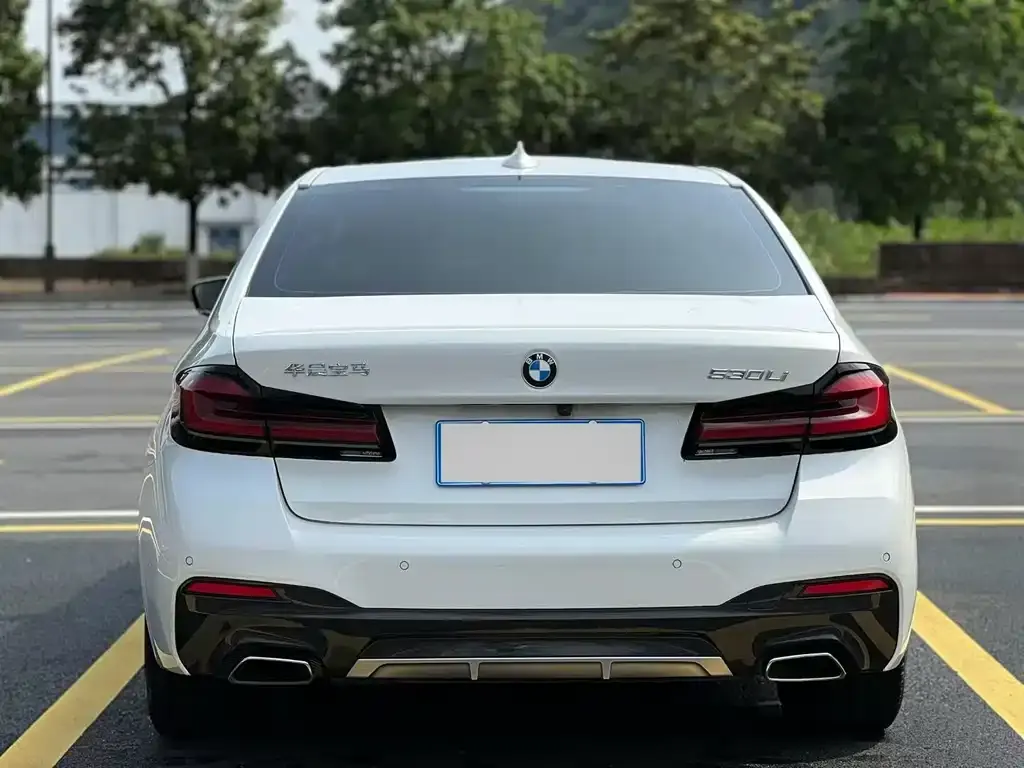 BMW 5 Series — фото 2