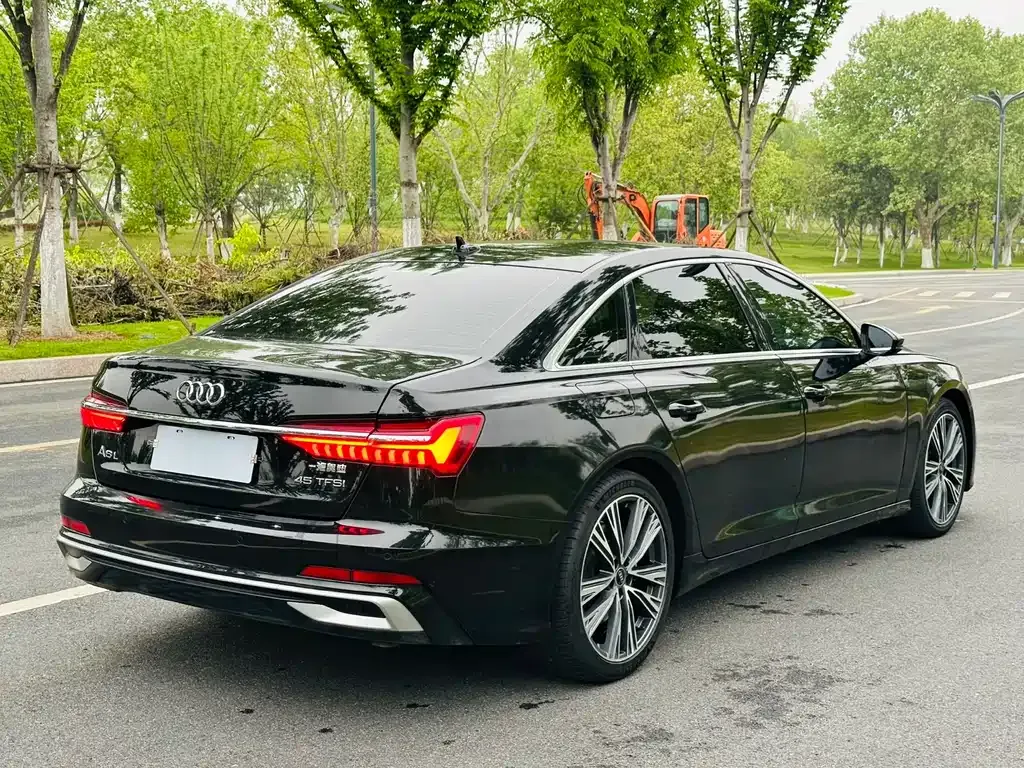 Audi A6L — фото 5