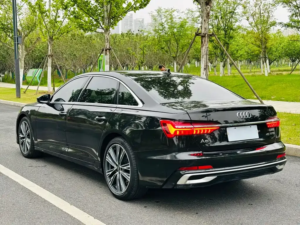 Audi A6L — фото 10