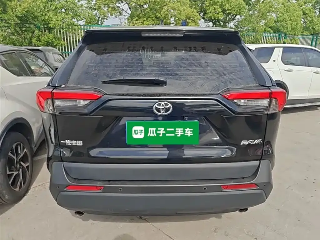Toyota RAV4 2023 из CN, фото 6