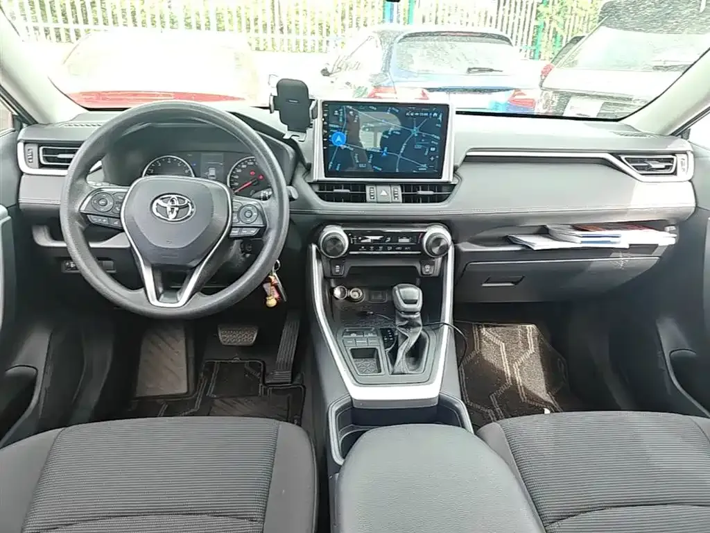 Toyota RAV4 2023 из CN, фото 4