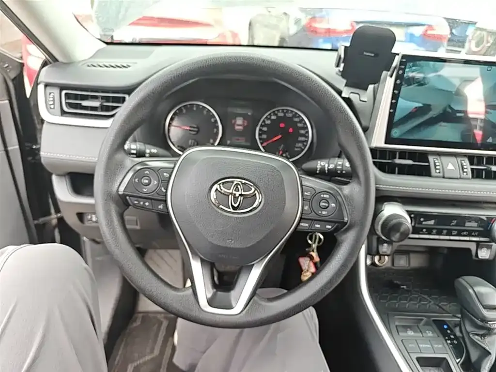 Toyota RAV4 2023 из CN, фото 3