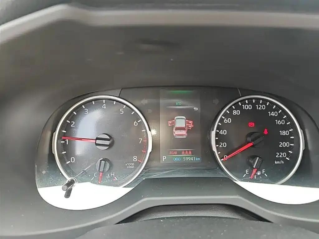 Toyota RAV4 2023 из CN, фото 2