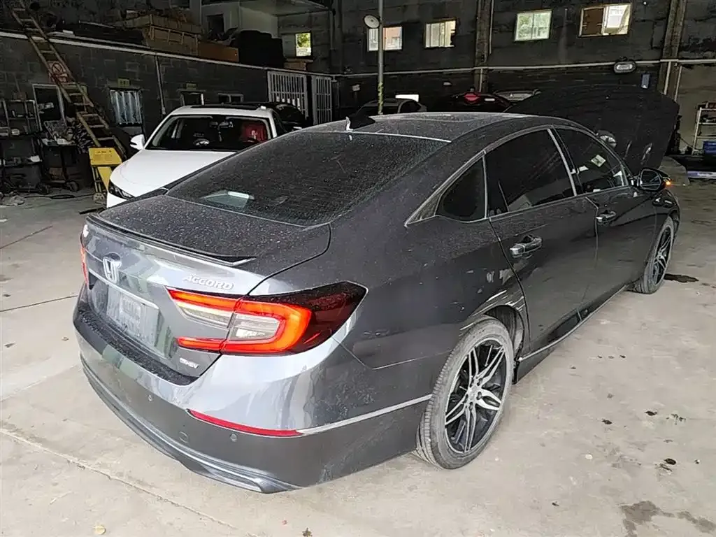 Honda Accord — фото 10