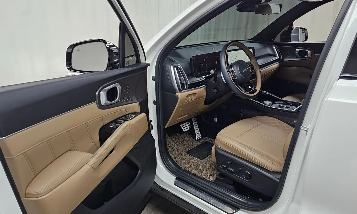 Kia Sorento — фото 6