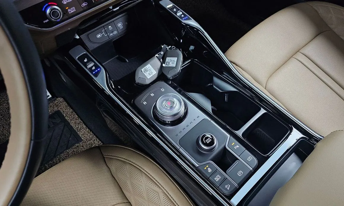 Kia Sorento — фото 9