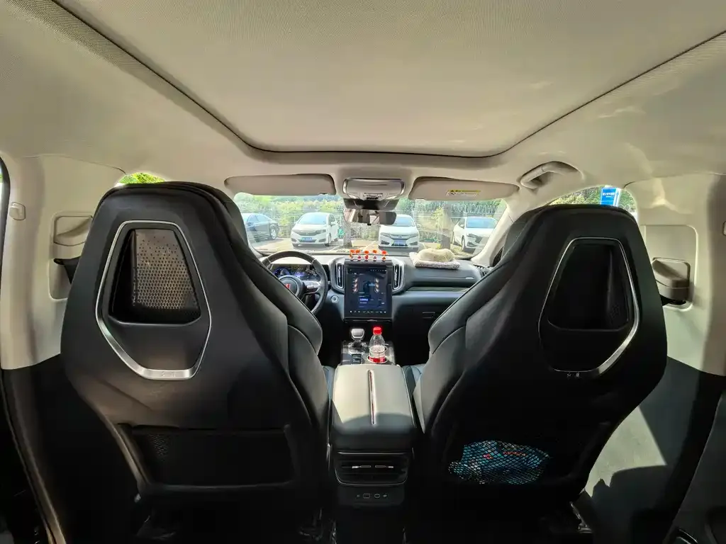 Hongqi HS3 PHEV 2025 из CN, фото 2