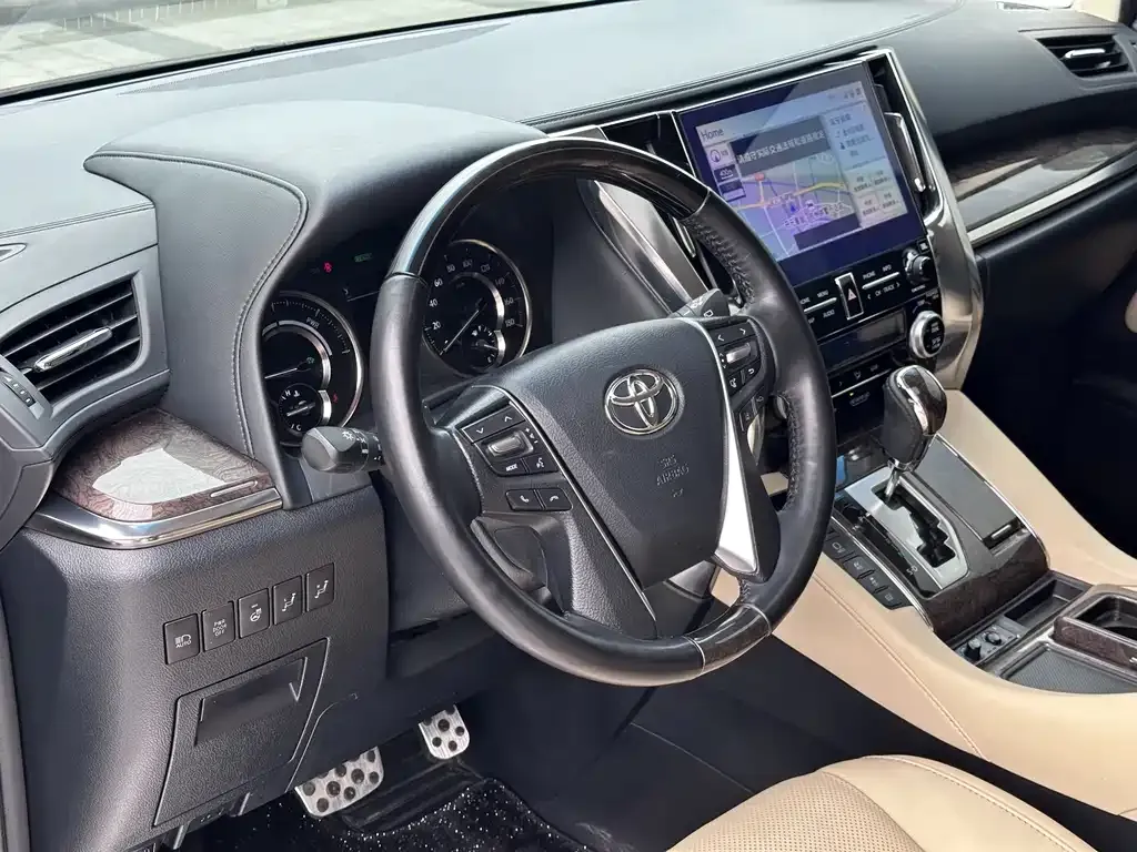 Toyota Alphard — фото 6