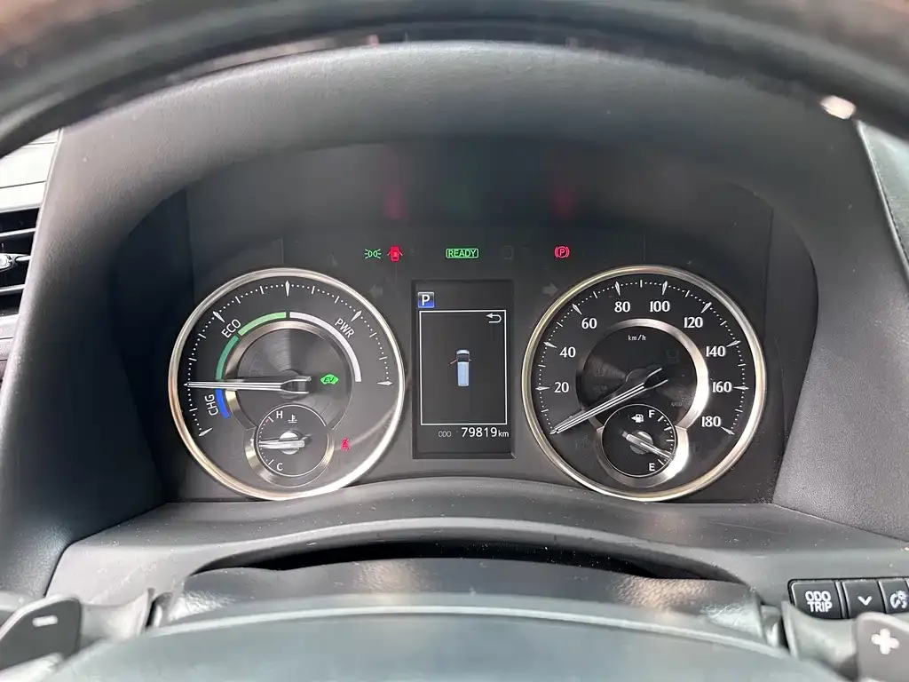 Toyota Alphard — фото 2