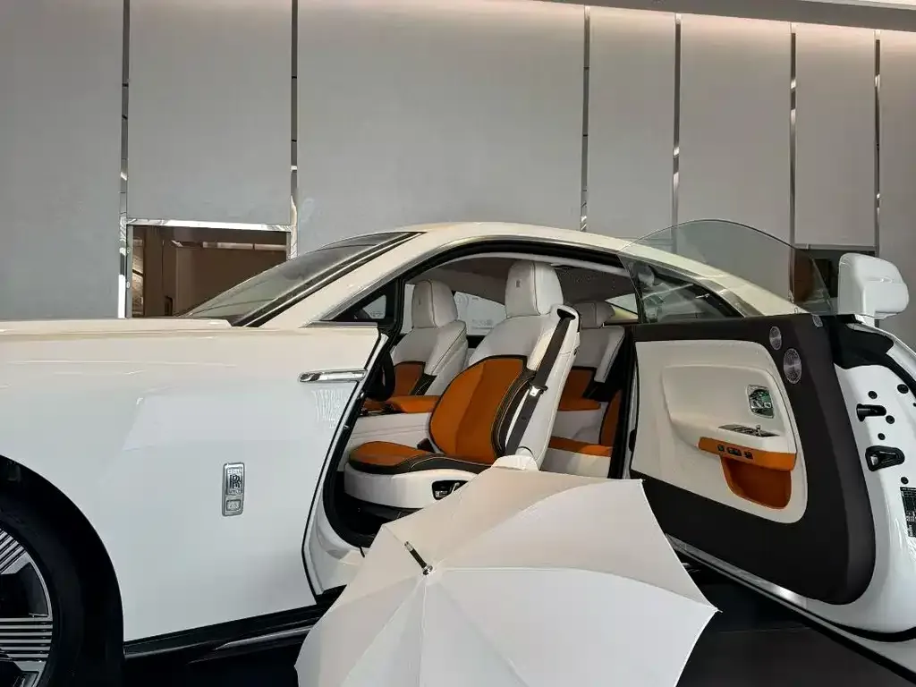 Rolls-Royce Phantom 2025 из CN, фото 4