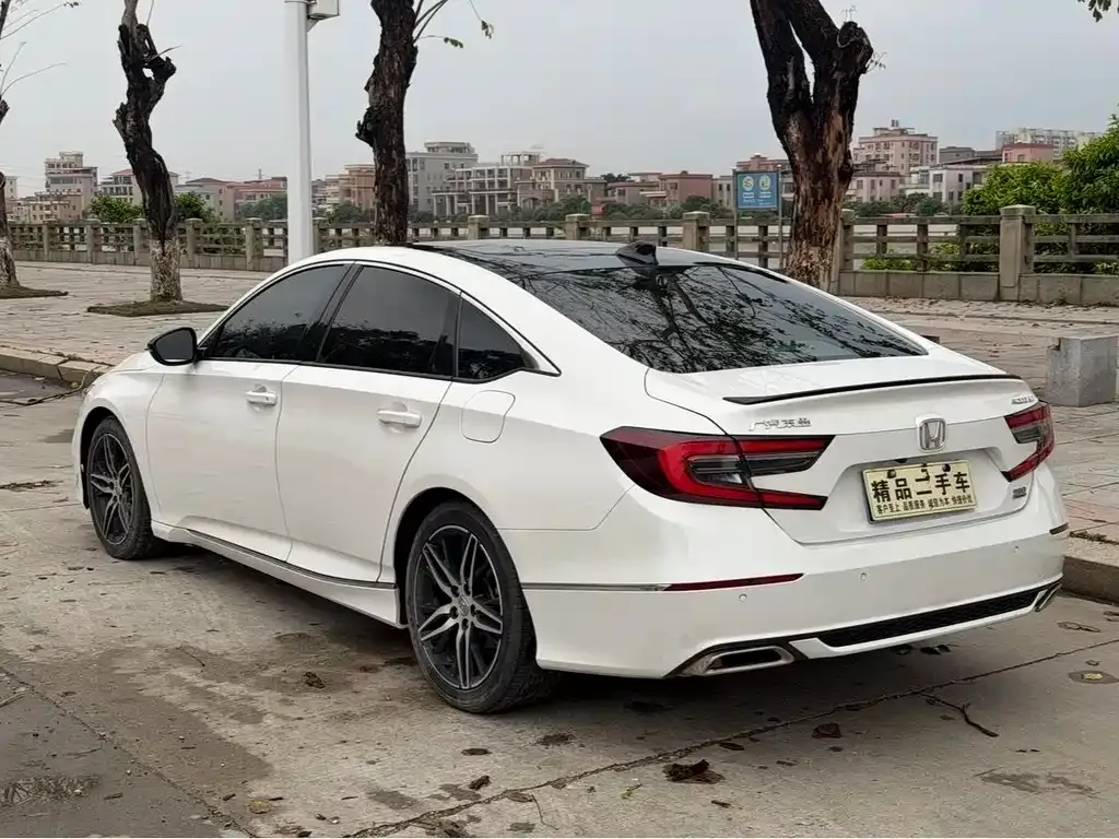 Honda Accord — фото 2