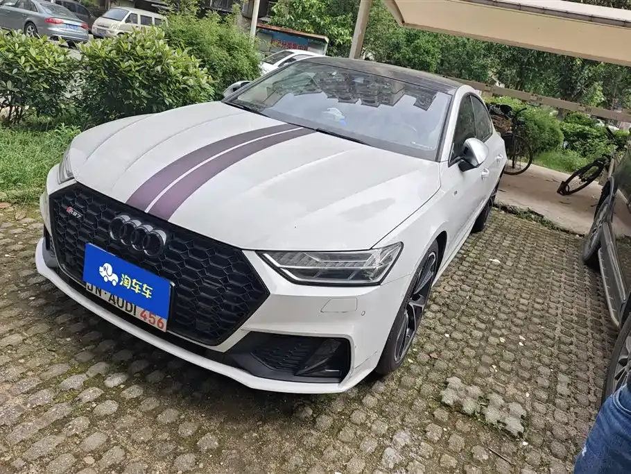 Audi A7 — фото 1