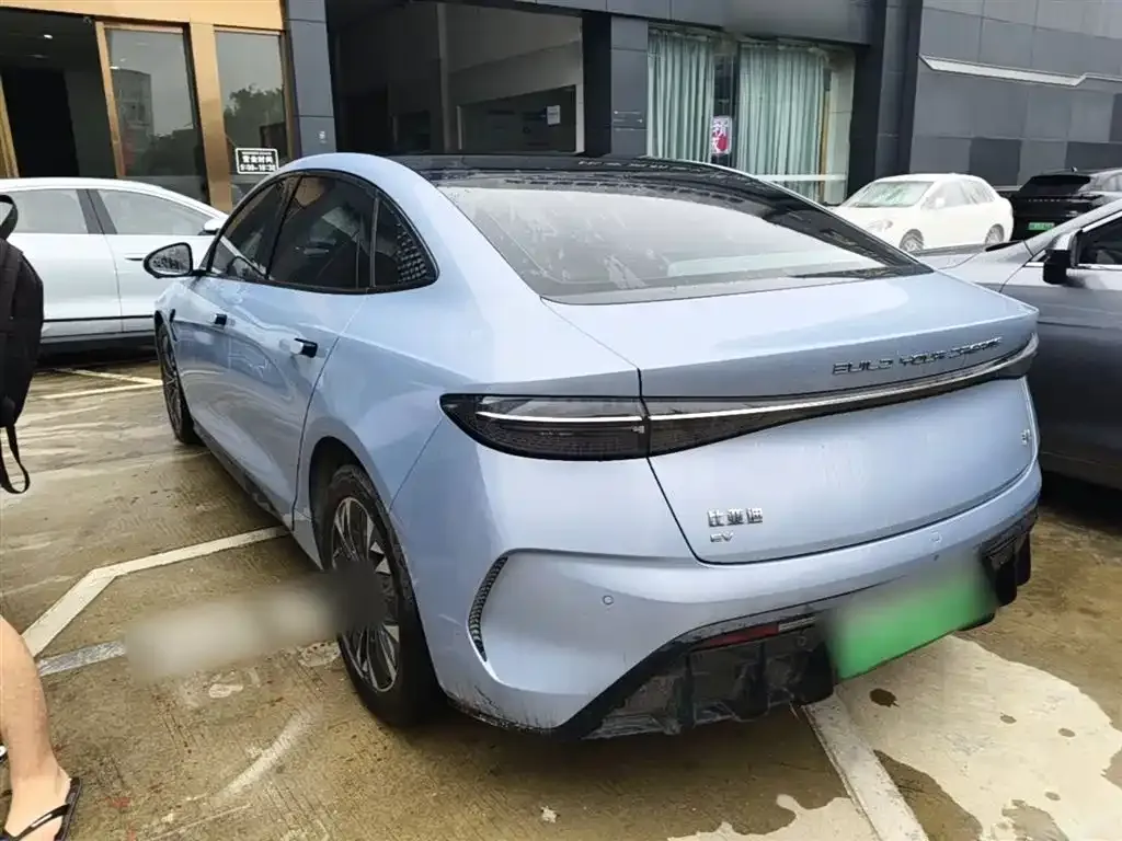 BYD Seal — фото 8