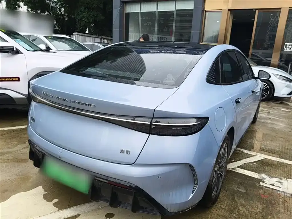 BYD Seal — фото 7