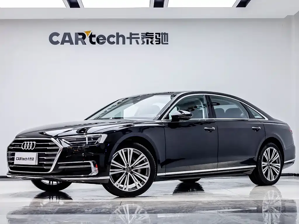 Audi A8 — фото 1