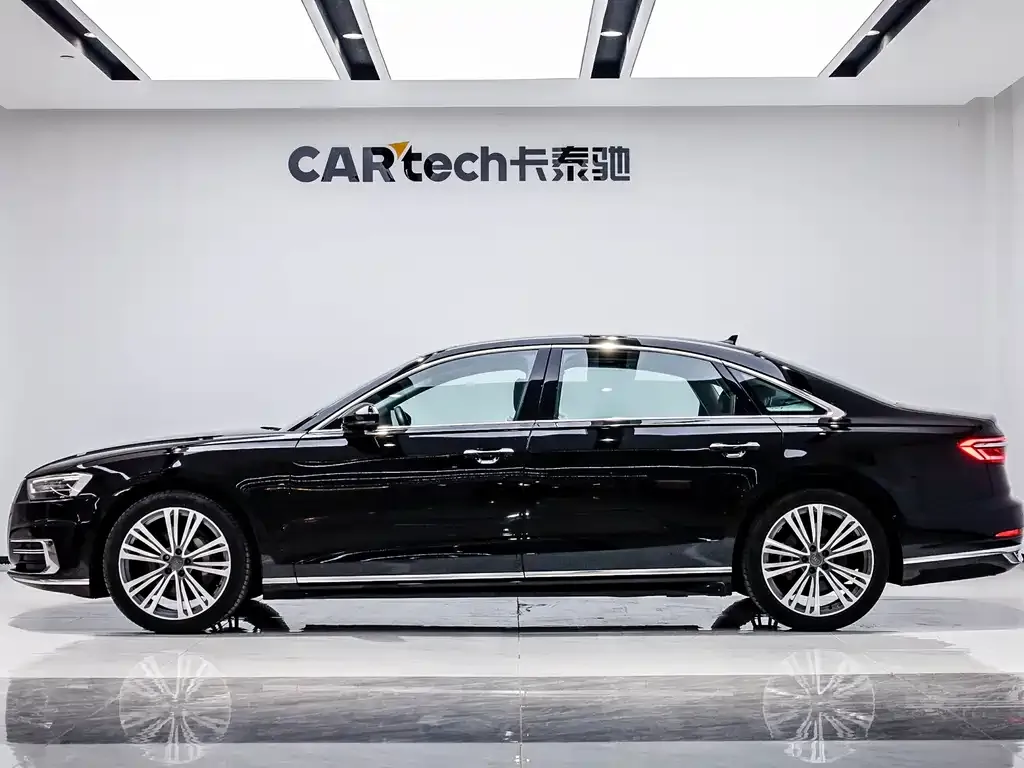 Audi A8 — фото 9