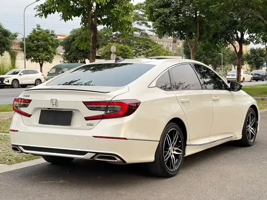 Honda Accord — фото 5