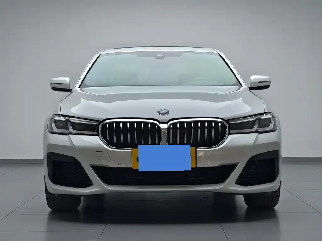 BMW 5 Series — фото 4