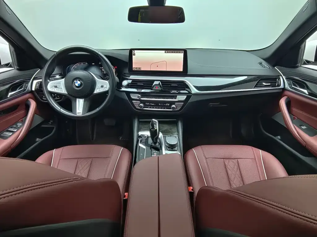 BMW 5 Series — фото 10