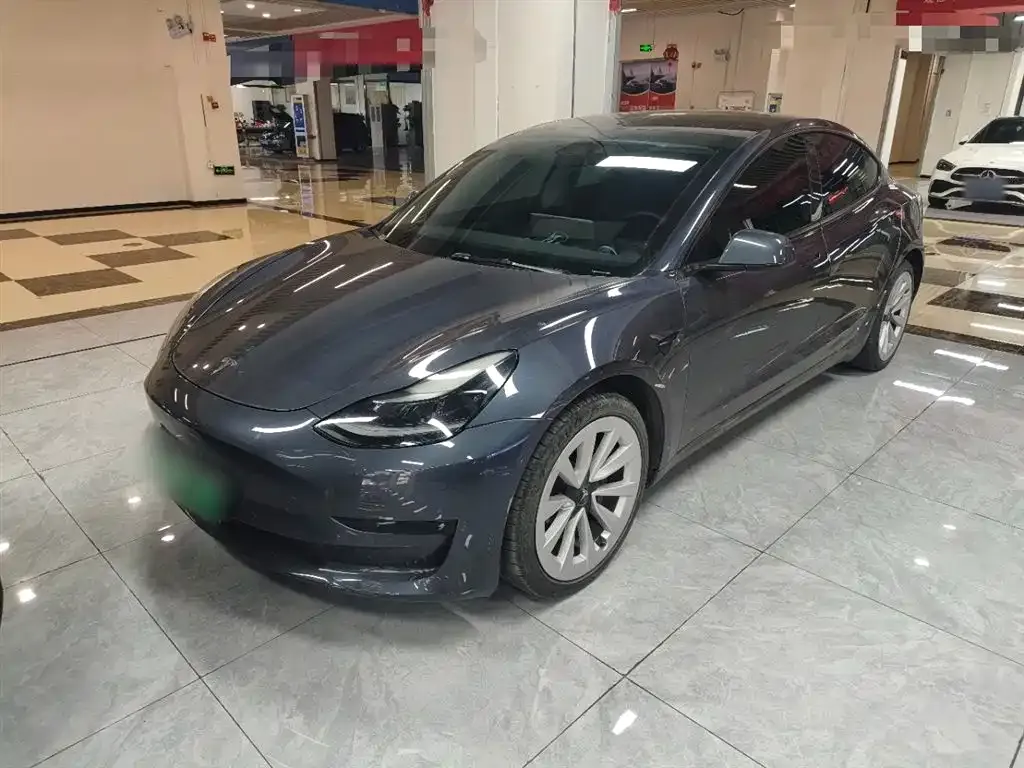 Tesla Model 3 — фото 9
