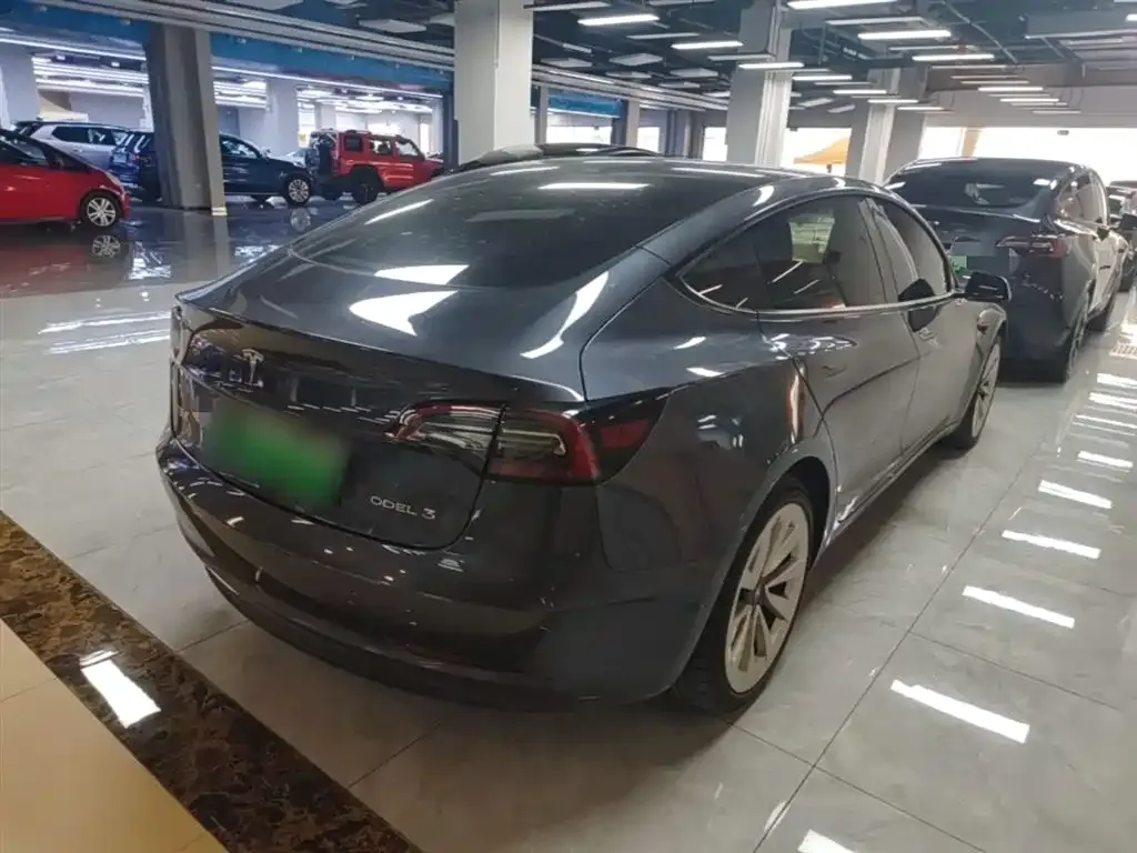 Tesla Model 3 — фото 6