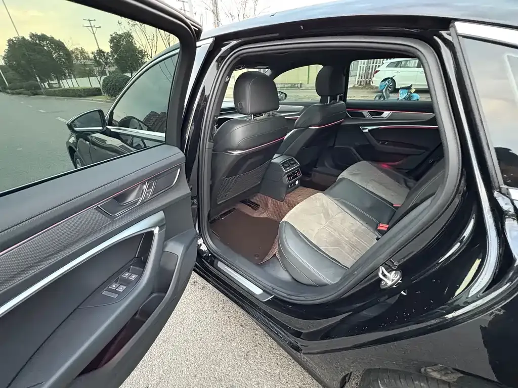 Audi A6L 2024 из CN, фото 9