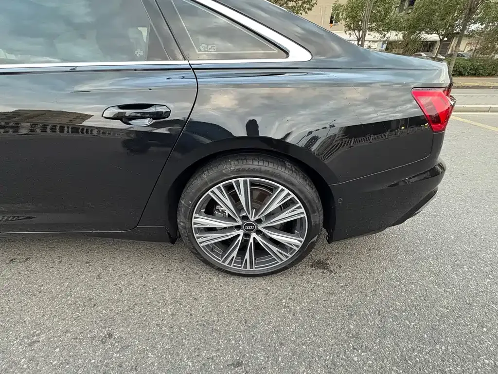 Audi A6L 2024 из CN, фото 3