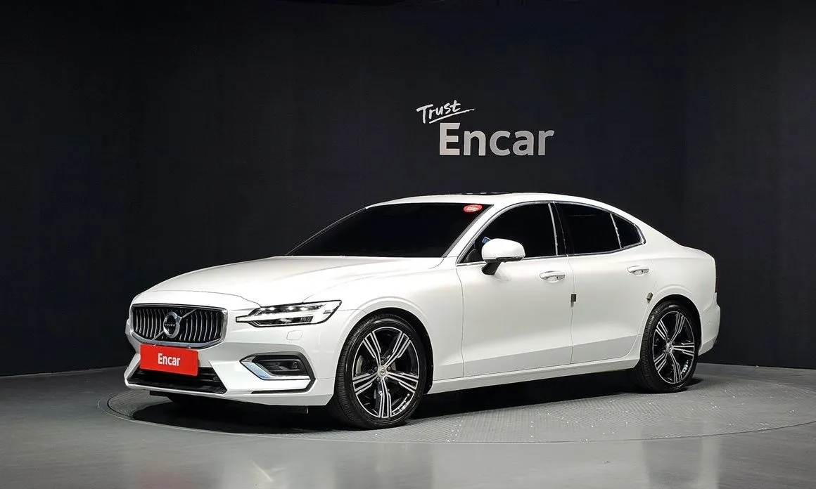 Volvo S60 — фото 1