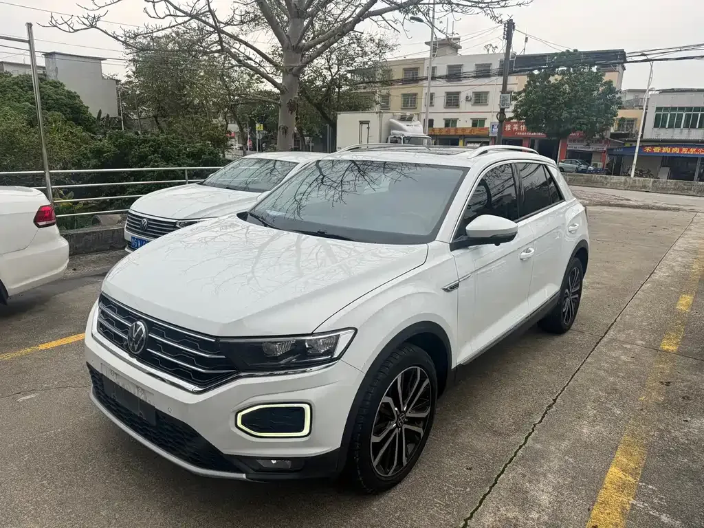 Volkswagen T-Roc — фото 1