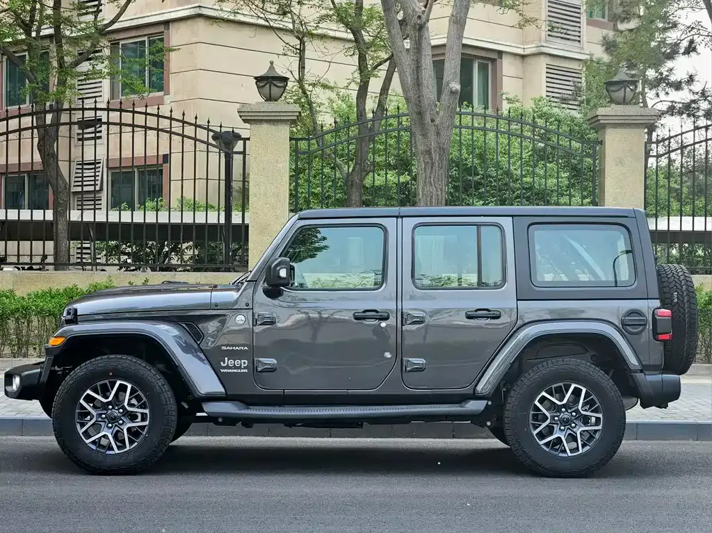 Jeep Wrangler — фото 9