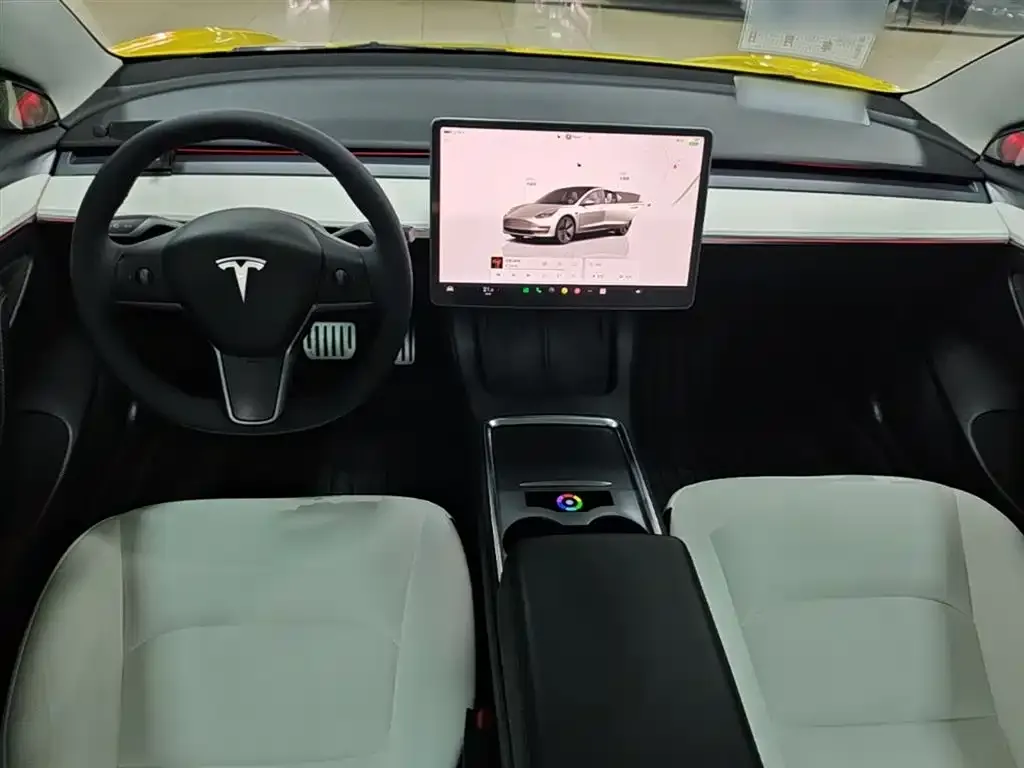 Tesla Model 3 — фото 3