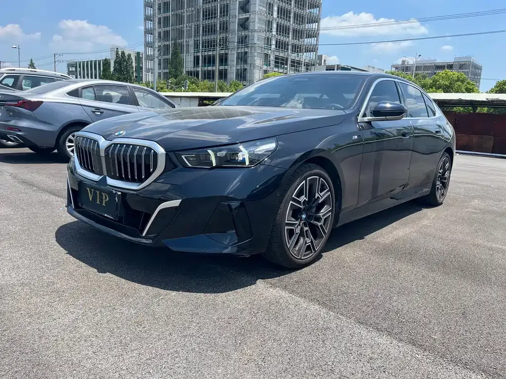 BMW 5 Series — фото 4