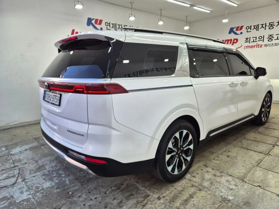 Kia Carnival — фото 6
